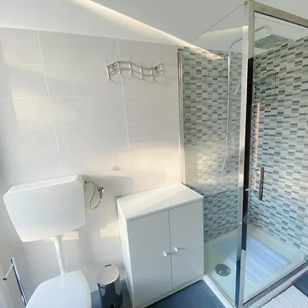 Gris Apartment: Venice Apartment *