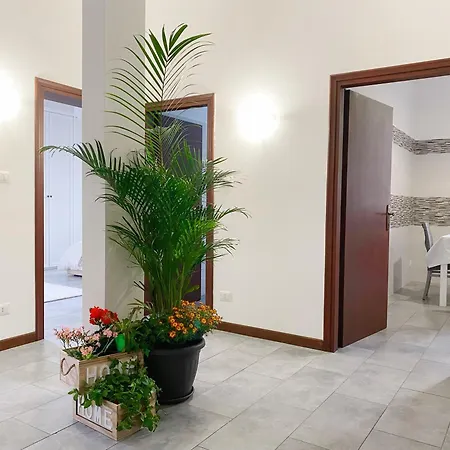 Gris Apartment: Venice Apartment *
